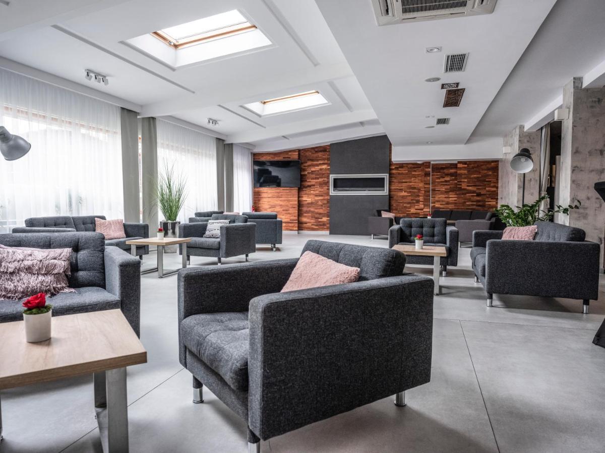 Hotel Europa Starachowice Extérieur photo